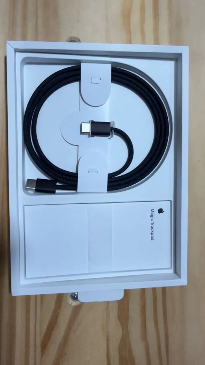 Magic Trackpad Apple, Superfície Multi-Touch, Bluetooth, USB-C