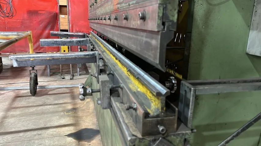 Dobradeira Newton PDM 60/75x3050 - Máquinas para produção