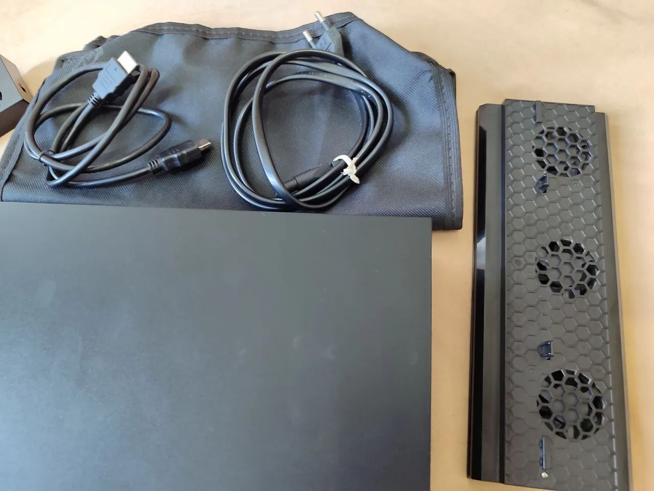 Xbox one x 1 terá com jogos e assessórios  - Foto 5
