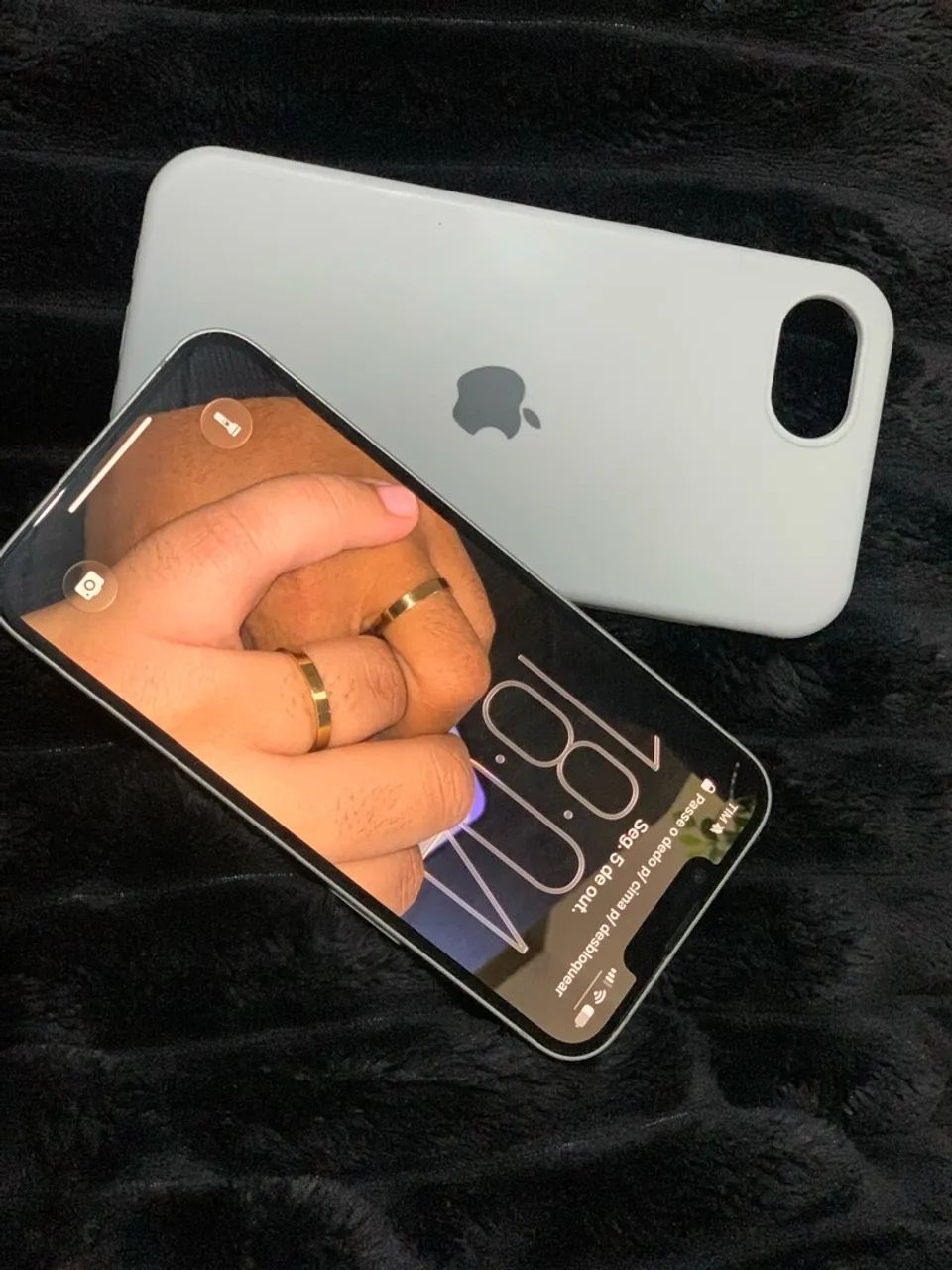iPhone 16e 