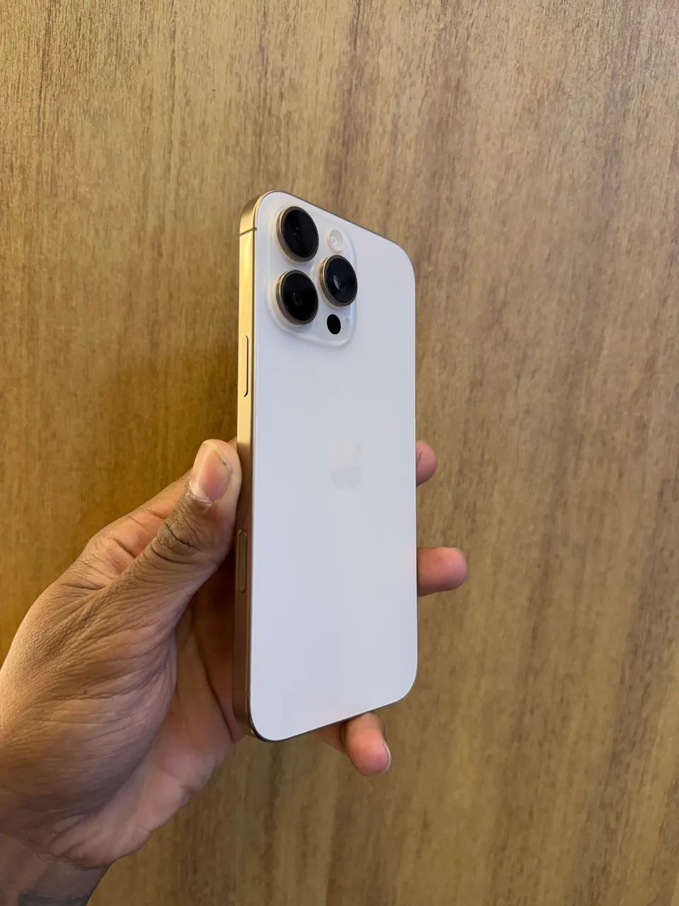 iPhone 16 Pro max 256 - Foto 4