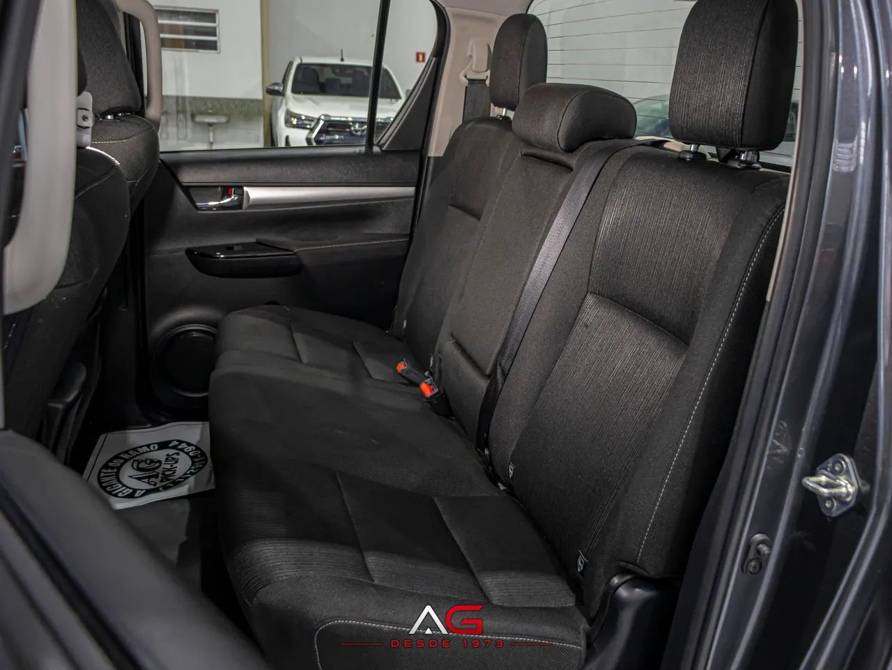 Toyota Hilux CD SR 4x4 2.8 TDI Diesel Aut., foto 12 de 19