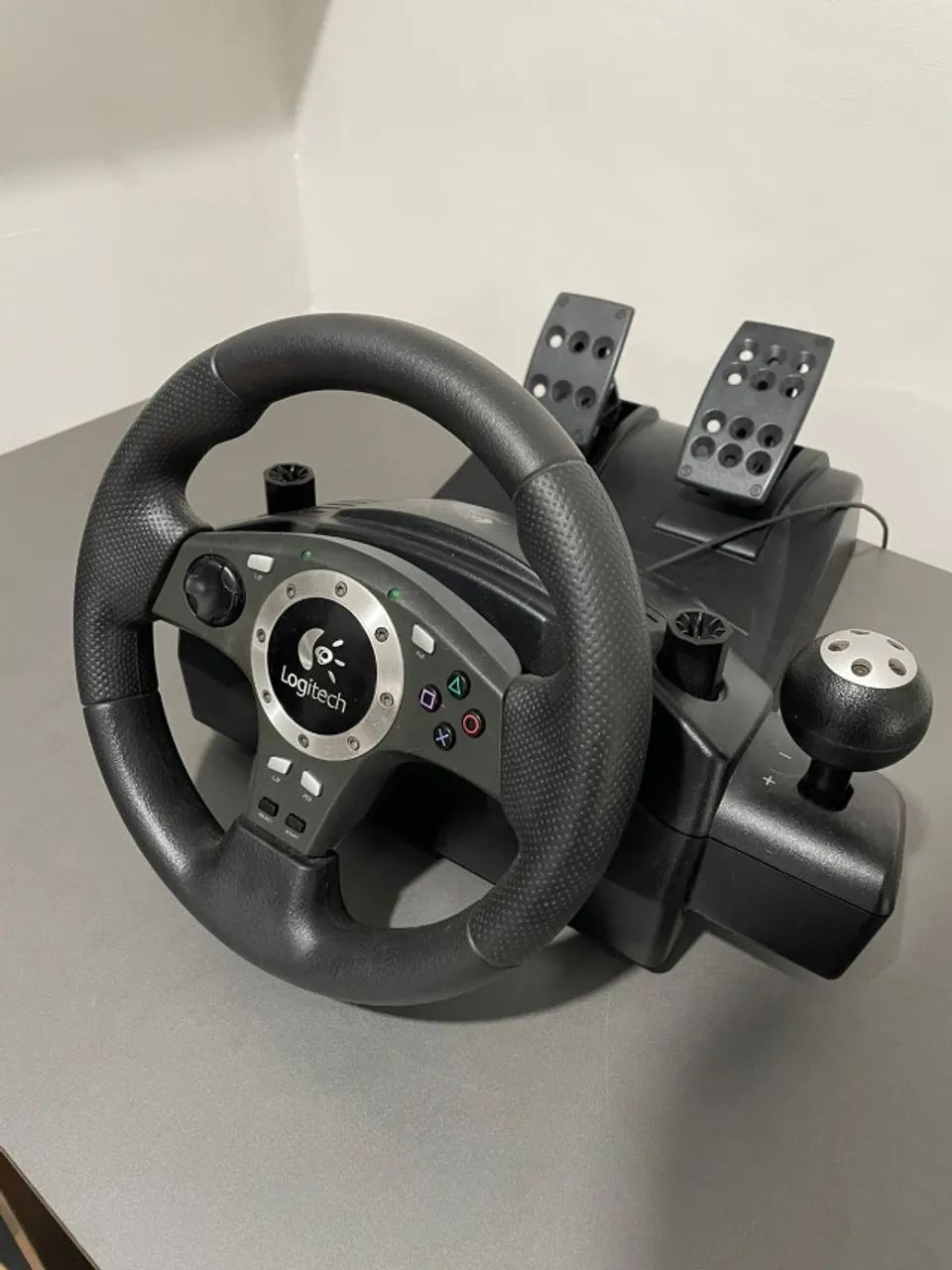 DFP - Volante Logitech Driving Force Pro