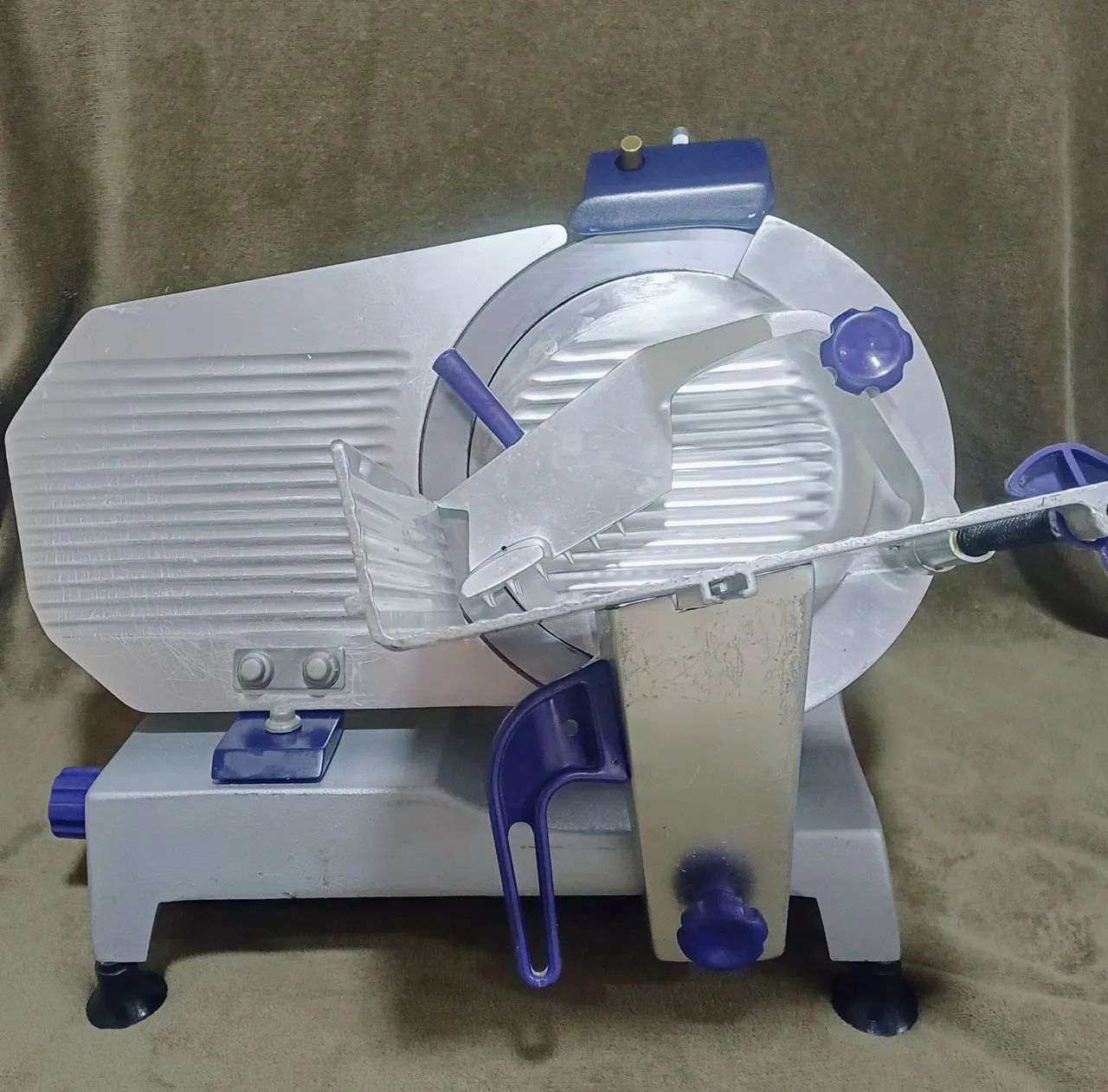 Máquina de cortar frios 
