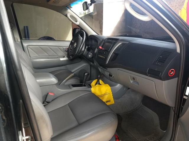 Hilux R$ 80.000,00 Financia-se. Baixa Km - Foto 2