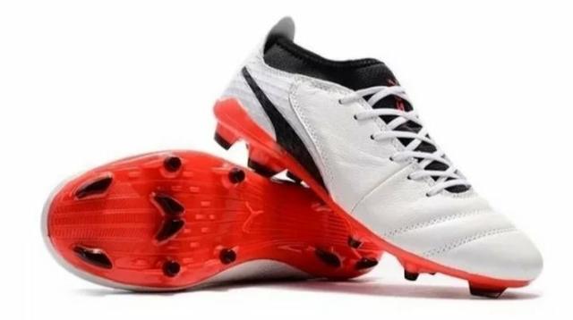 Chuteira Campo Puma One FG - N° 39