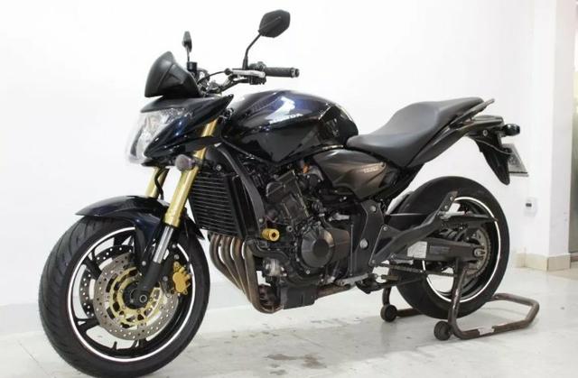 Honda CB 600 Hornet Top
