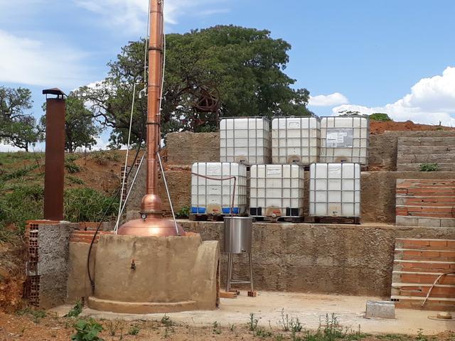 ALAMBIQUE com micro usina de etanol e cachaça
