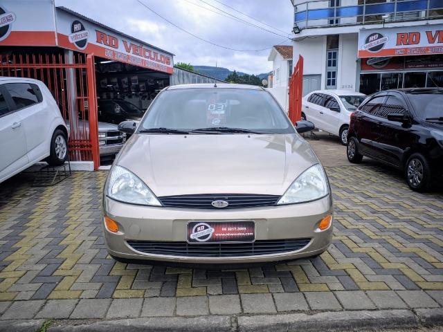 Focus Hatch 1.8 Ano 2003 - Foto 2