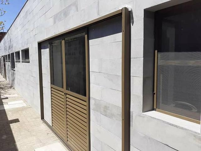 Precisa de montador e que entenda na parte de produção de serralheria em alumínio . - Foto 3
