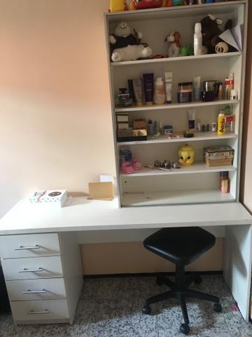 Vendo escrivana, com um armário aberto - Foto 3