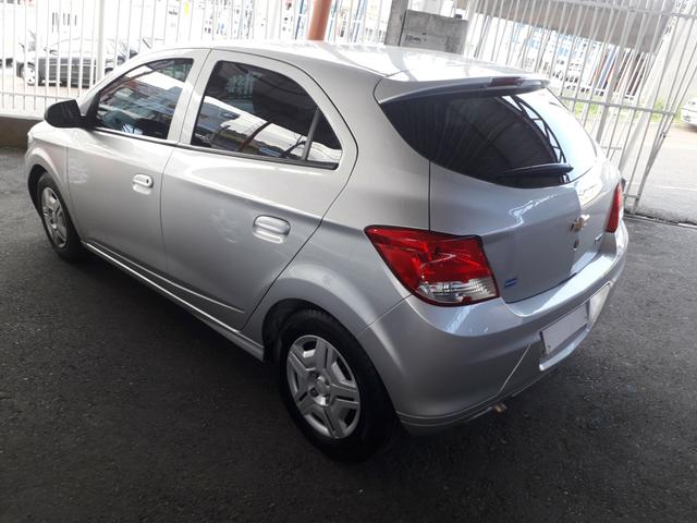 Vendo Chevrolet Onix 1.0 Flex completo - Foto 4