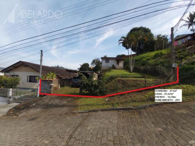 Abelardo imoveis - terreno com 411m² , possuindo 13,70m² de frente, zr1 - escola agrícola.