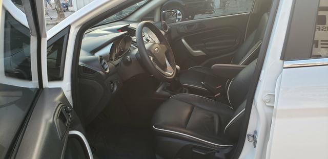 New fiesta sedan se 1.6 flex 2013 completo impecável - Foto 9