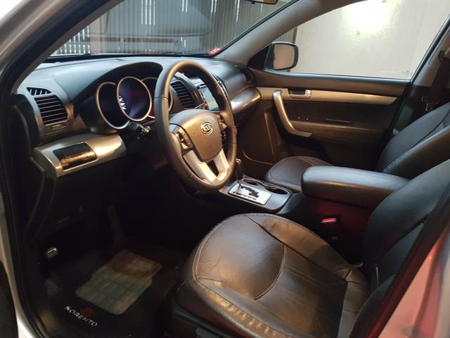 Kia Sorento 2.4 (Aut) - Foto 17