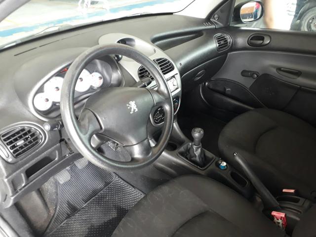Peugeot 206 ano 2010 - Foto 9