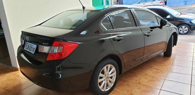 Civic 1.8 LXS ano 2014 - única dona - câmbio manual - Foto 2