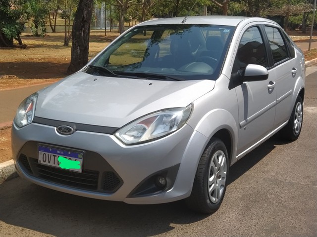 FIESTA SEDAN SE COMPLETO