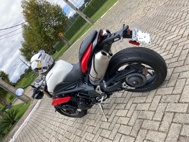 TRIUMPH SPEED TRIPLE 1050I
