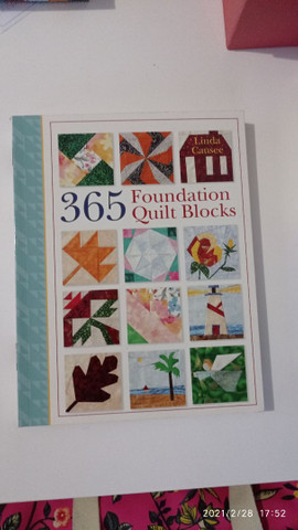 365 Foundation Quilt Blocks - Livro com Blocos de Patchwork e Quilt
