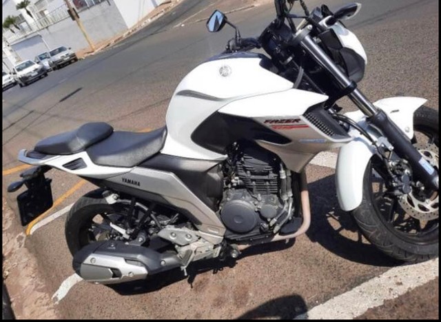 VENDO YAMAHA FAZER