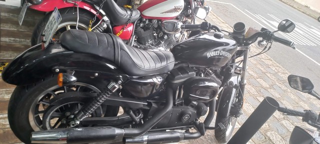 MOTO HARLEY DAVIDSON 883 R 2009