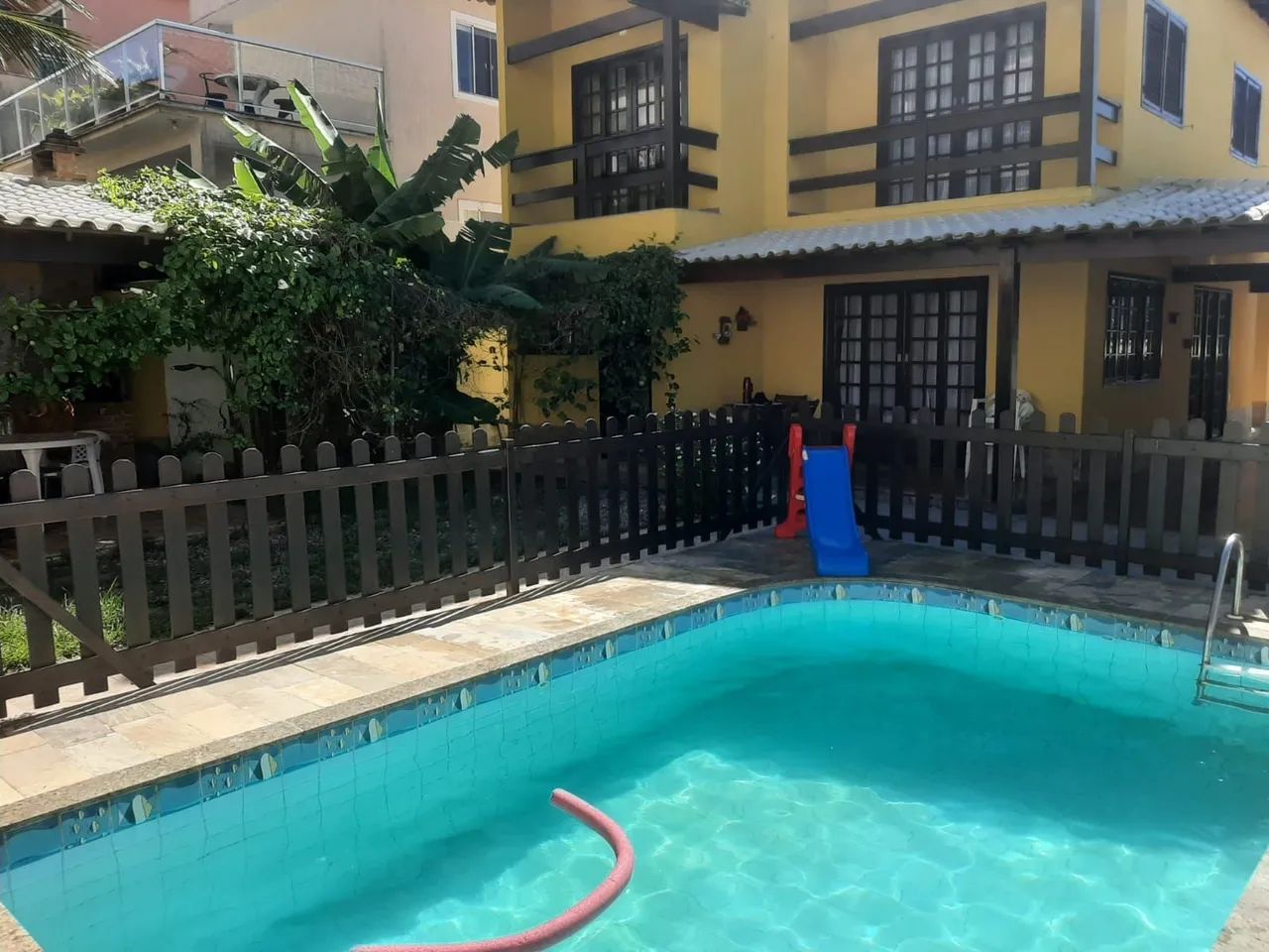 Cabo Frio Peró Piscina e Churrasqueira.