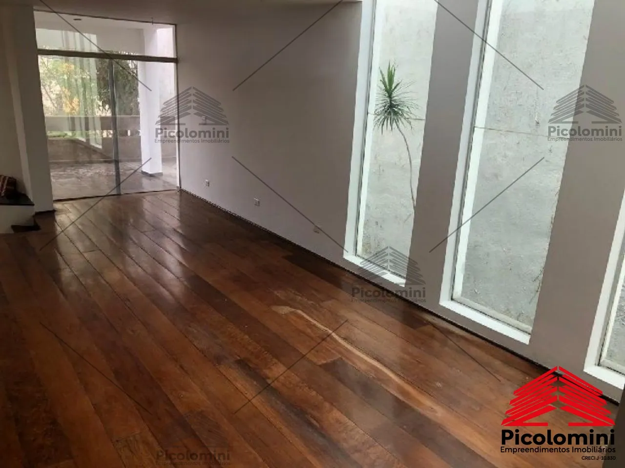 Sobrado a venda na Mooca de 346m², 4 dormitórios, 3 suítes, 4 banheiros, lavanderia, sala