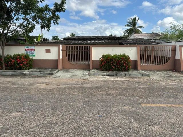 Vende-se casa no Caçari bem localizada com 5 quartos