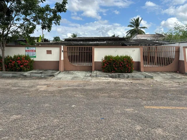 Vende-se casa no Caçari bem localizada com 5 quartos