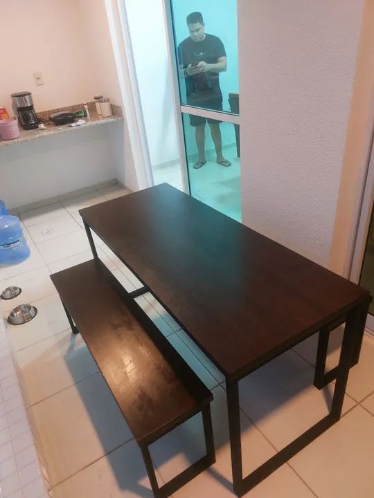 Mesa de Jantar com Bancos - Madeira Maciça - Foto 2