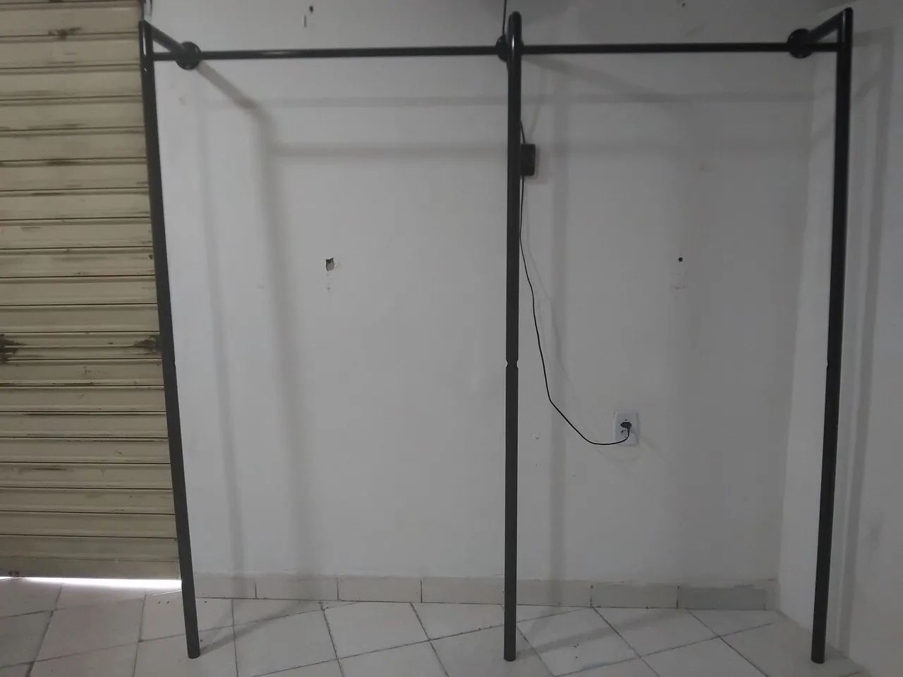 Arara coluna para vestidos