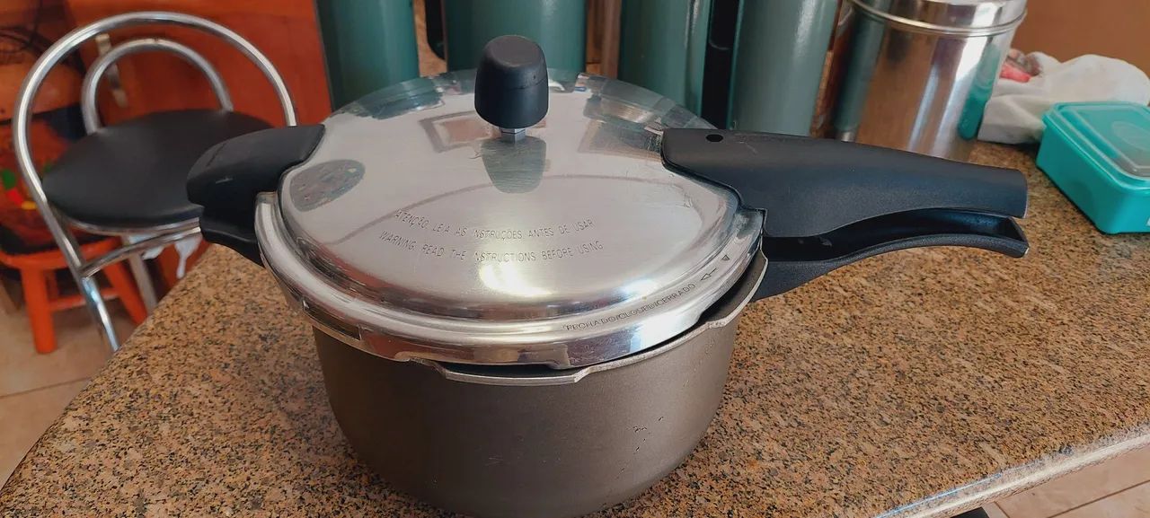Panela de pressão Tramontina