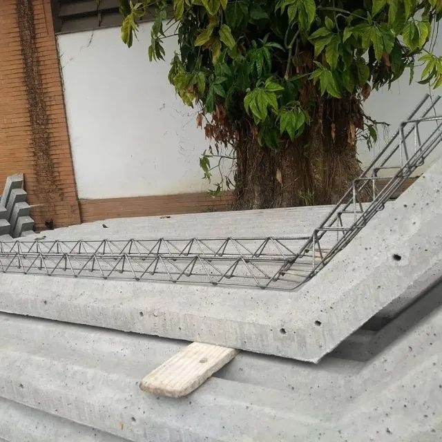 Mourão de concreto Curvo 3,10m c/ treliça - Foto 2