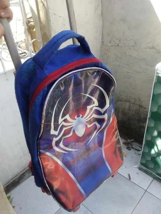 Mochila de rodinhas homem aranha  - Foto 5