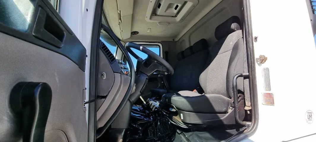 Vw 17280 6x2 / 24280 Baixo Km Entre Eixo 4,80 Ano 2019 - Foto 8