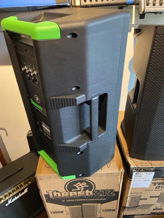 Caixa de Som Mackie 1300W Thrash 212 - Foto 4