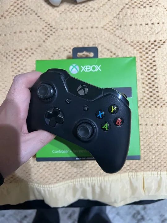 Controles Xbox One S Branco e Preto & Receptor de Sinal Microsoft para PC - Foto 5