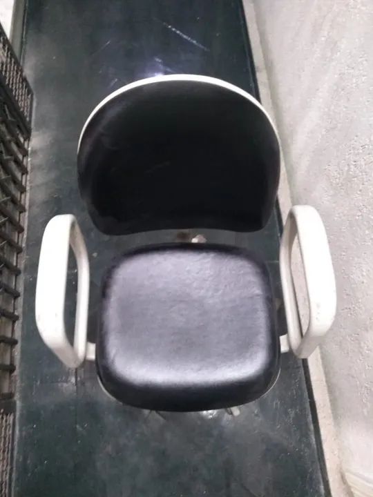 Cadeira Giroflex Polytrop - Couro Sintético