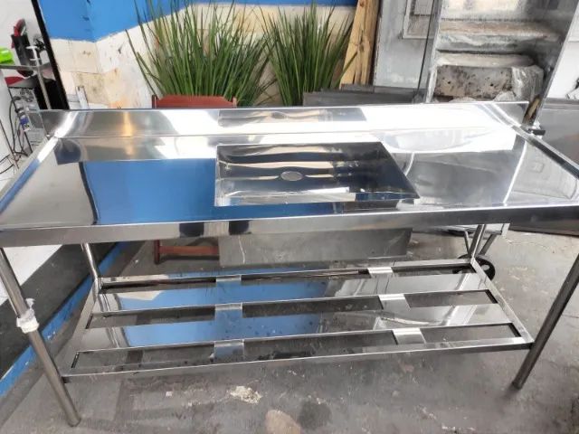 Bojo Central - Bancada em Inox - 1,80m  paneleiro gradeado