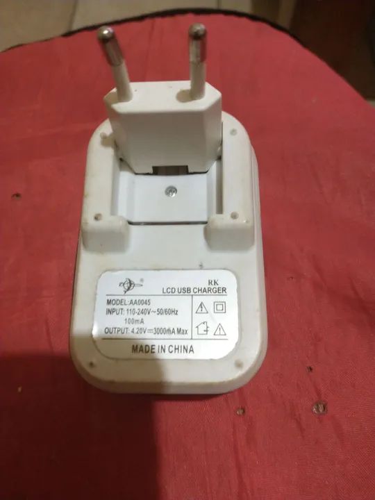 Carregador Universal de celular - Foto 3