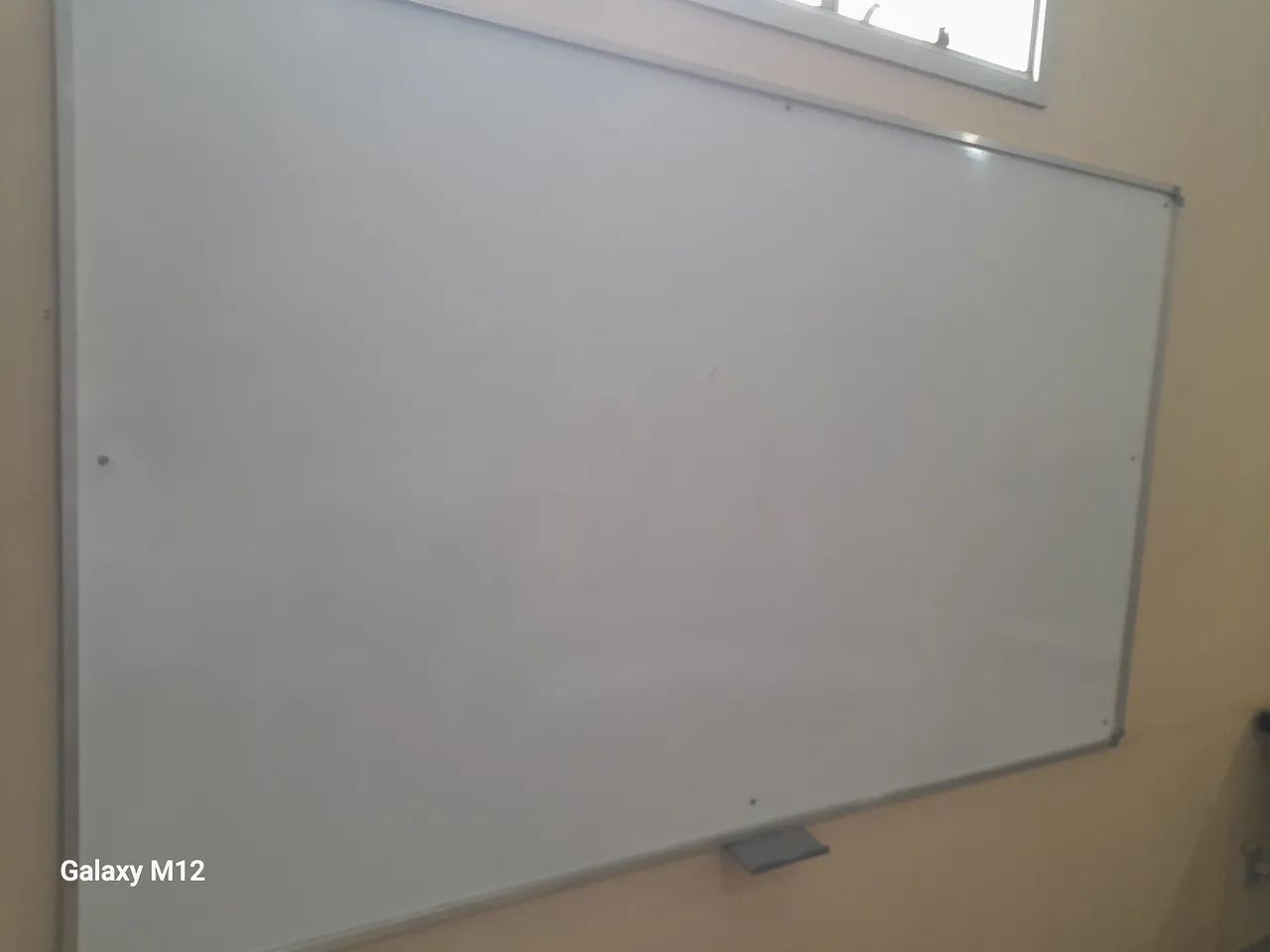 LOUSA BRANCA COM SUPORTE DE ALUMÍNIO  - Foto 2