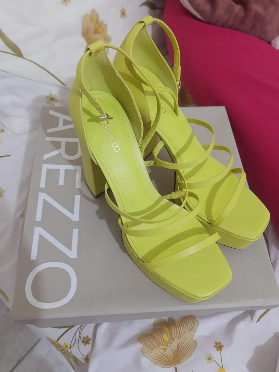 Sandália Arezzo Verde
