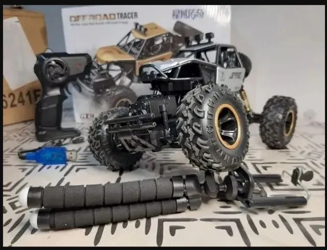 Carro de controle remoto Off-road crawler 4x4 28cm brinquedo - Foto 6