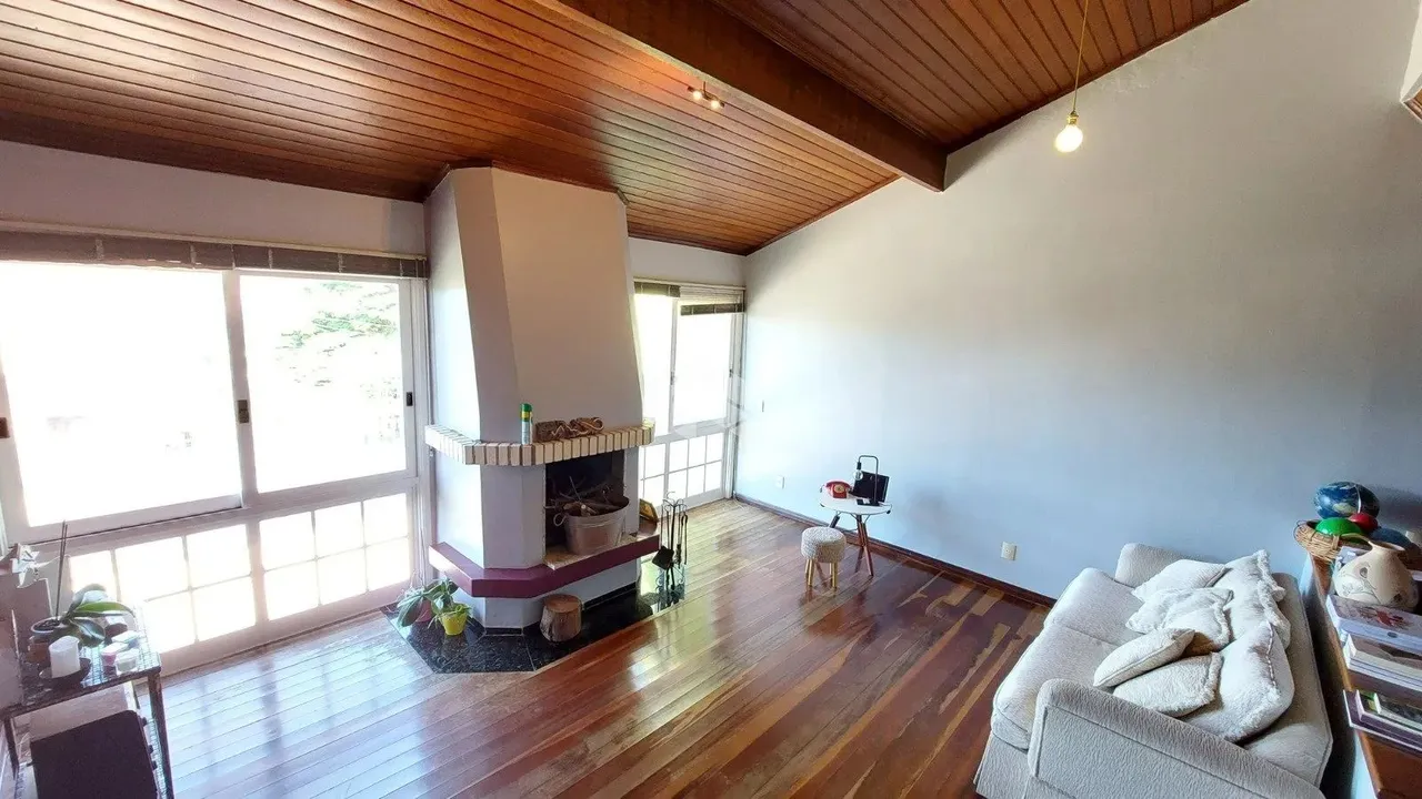 Casa com 5 dormitórios no bairro Bom Jesus em Porto Alegre