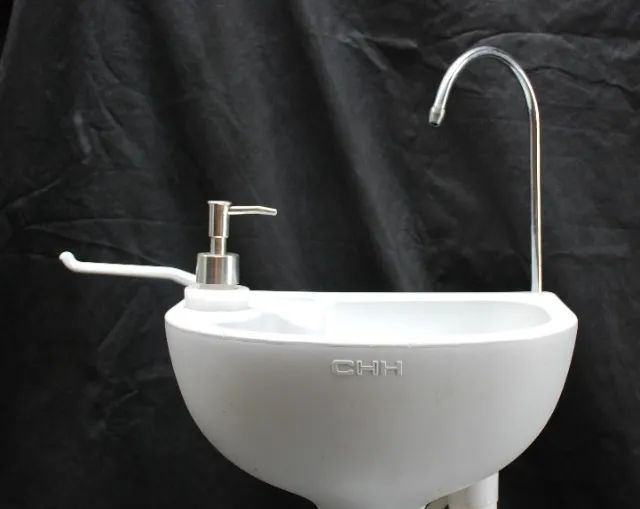 pia lavatorio camping e nautica marca chh , sifao pra sabonete  - Foto 3