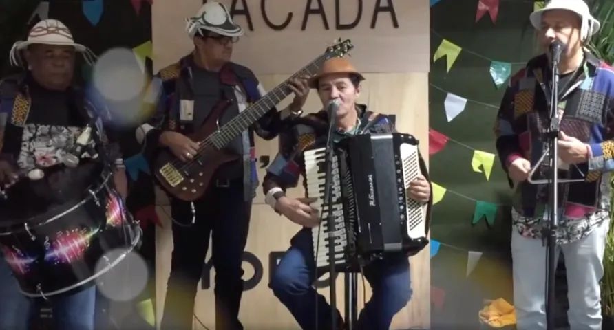 Animação de Arraiá Festa Junina com personagens e Trio de Forró - Foto 4