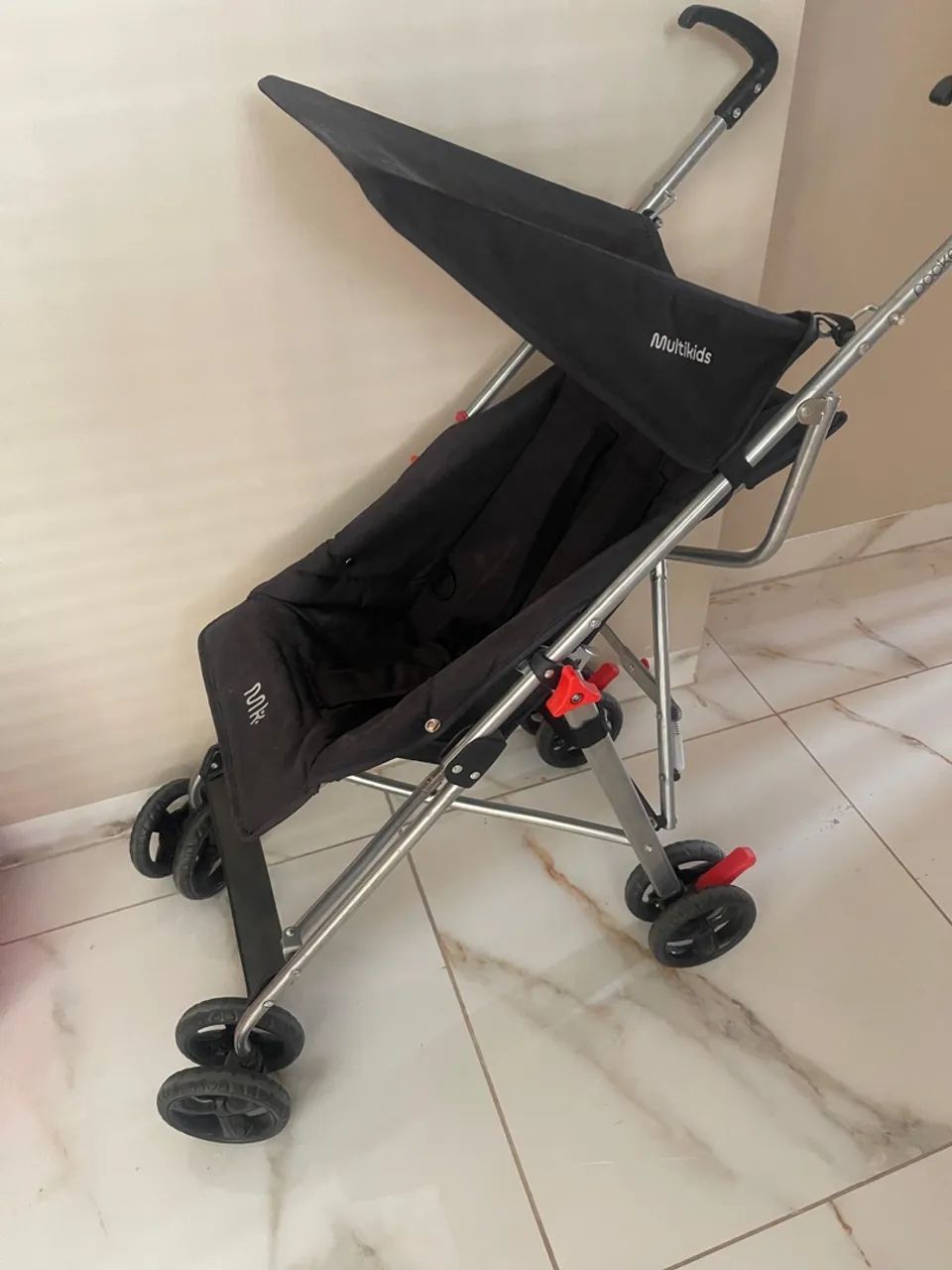 Carrinho de Bebê Multikids Dobrável