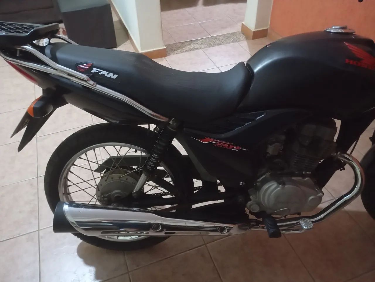 Titã Titan Titam ano 10 tudo pago moto revisada partida.pineu novo. Baixa manutenção e nad - Foto 4