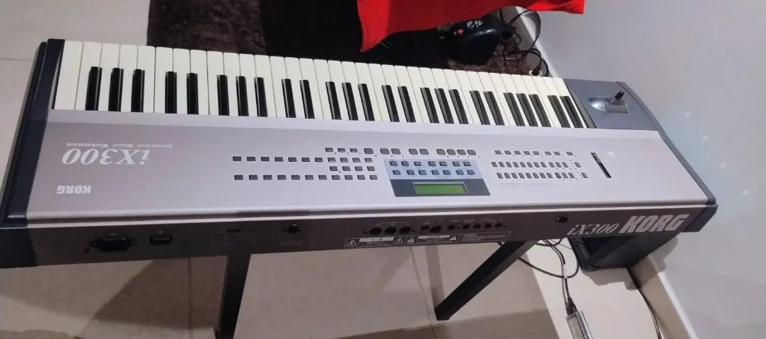 Teclado Korg ix300